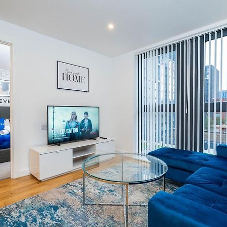 Maevela Apartments - Luxury Broad St Apartment - 2 Bed, 2 Bath - City Centre/Cube/Mailbox - With Underground Parking ✓- L Shape Sofa, Large 50 Inch Smart Tv With Free Netflix & Wifi เบอร์มิงแฮม ภายนอก รูปภาพ