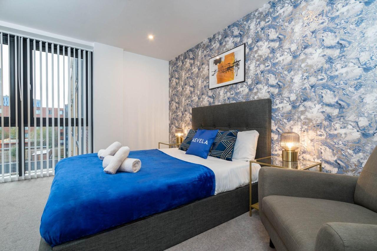 Maevela Apartments - Luxury Broad St Apartment - 2 Bed, 2 Bath - City Centre/Cube/Mailbox - With Underground Parking ✓- L Shape Sofa, Large 50 Inch Smart Tv With Free Netflix & Wifi เบอร์มิงแฮม ภายนอก รูปภาพ